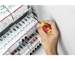 WIHA Schroevendraaier Stubby Electric SlimVario Met Bithouderset, 4-delig 19 WIHA Schroevendraaier Stubby Electric SlimVario Met Bithouderset, 4-delig -Hulpmiddel Korting Winkel DV 8 10394867 03 4c NL 20210121191750